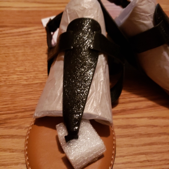 Black Shiny Sandles - Picture 2 of 4